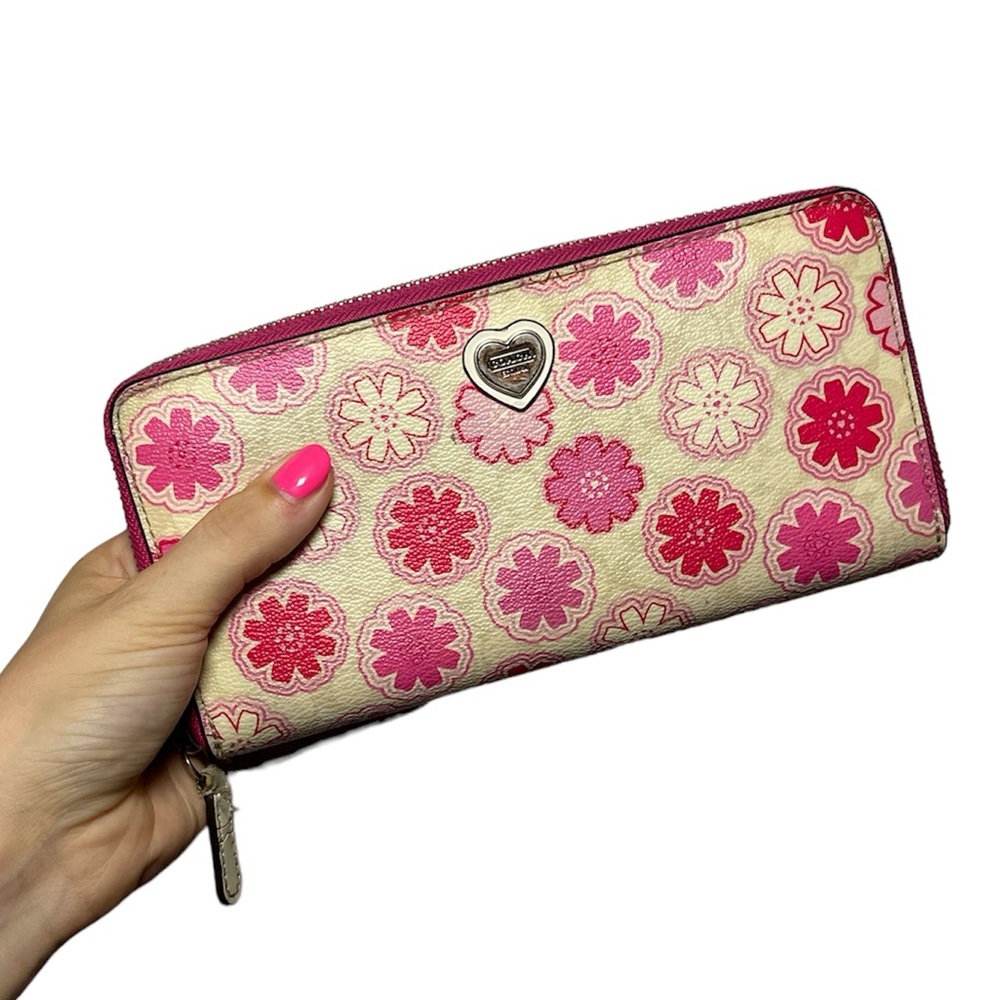 Vintage Coach Floral Print Accordion Zip Wallet F50672 White and Pink Wallet